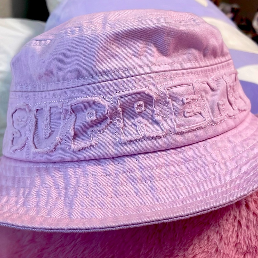 Supreme bucket hat